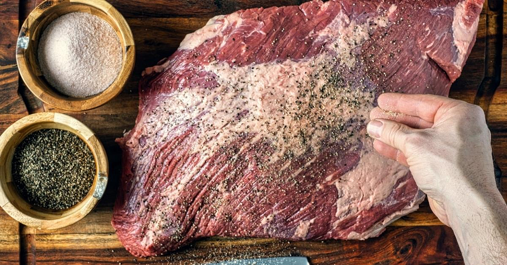 how to season a brisket