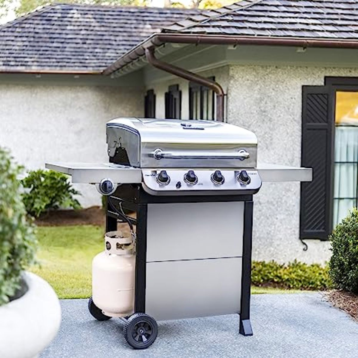 7 Types of Tailgate Grills Compared Z Grills Blog