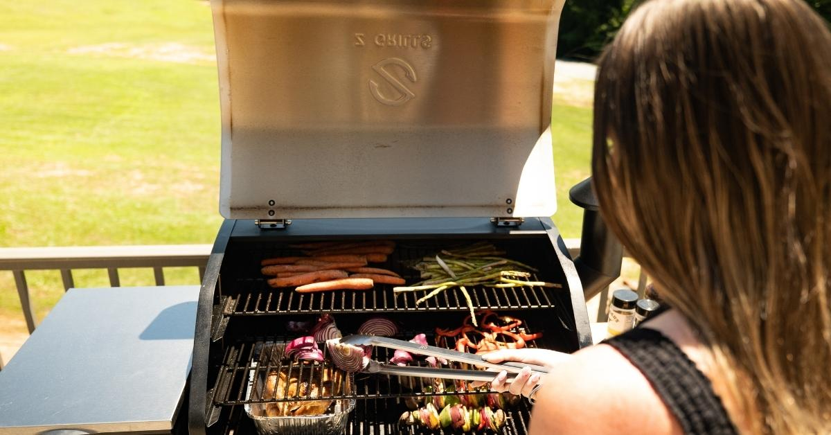 How to Clean Grill Grates - The Ultimate Guide - Z Grills® Blog