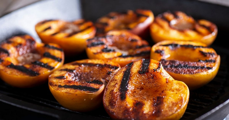 GRILLED STUFFED PEACHES
