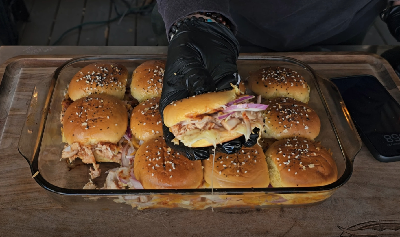 BBQ PULLED CHICKEN SLIDERS